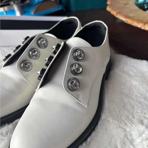 Kurt Geiger Other - Kurt Geiger White women's Oxfords with Decorative Buttons